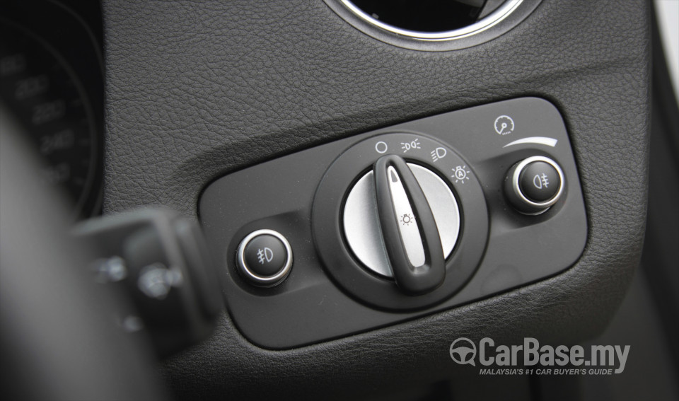 Ford Mondeo Mk4 Facelift (CD345) (2011) Interior