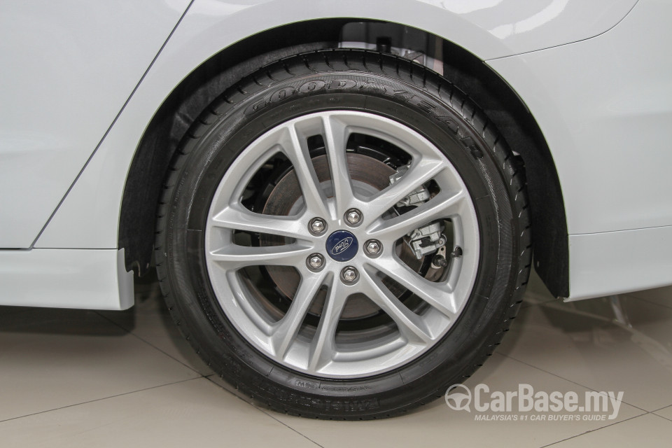 Ford Mondeo CD391 (2015) Exterior