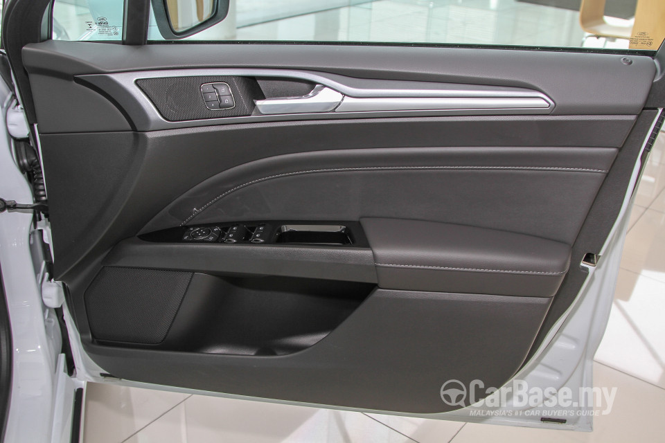 Ford Mondeo CD391 (2015) Interior