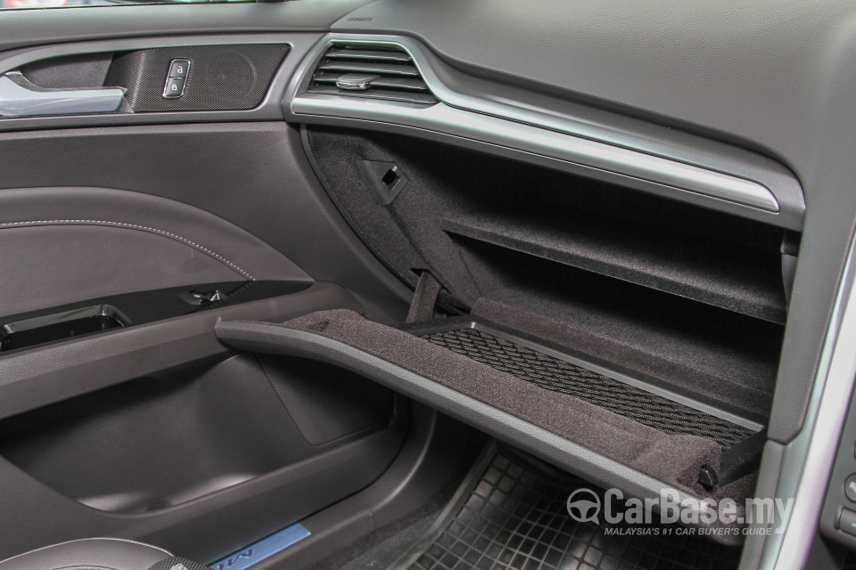 Ford Mondeo CD391 (2015) Interior