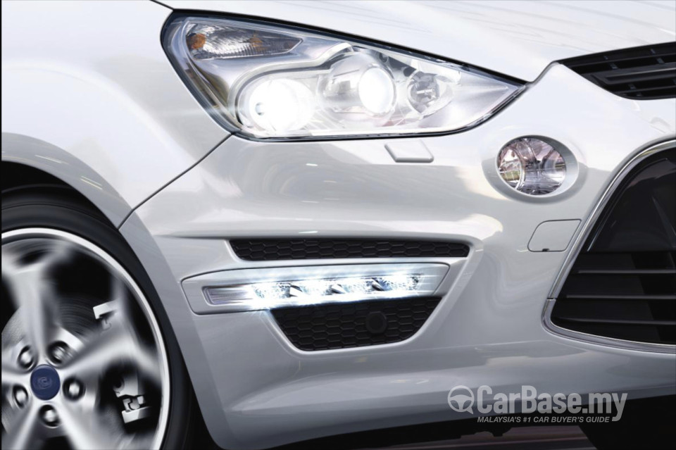 Ford S-MAX Mk1 (CD340) (2011) Exterior