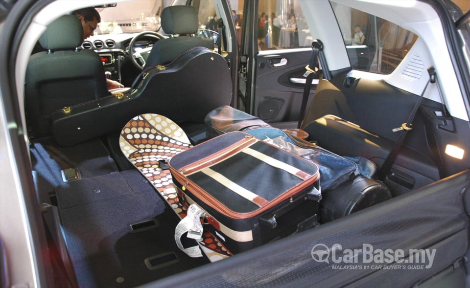 Ford S-MAX Mk1 (CD340) (2011) Interior
