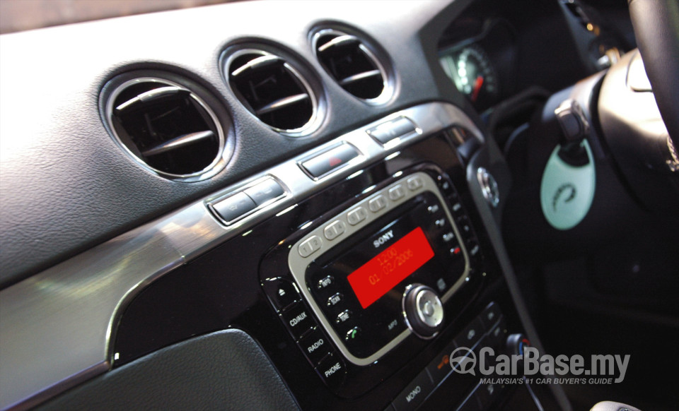 Ford S-MAX Mk1 (CD340) (2011) Interior