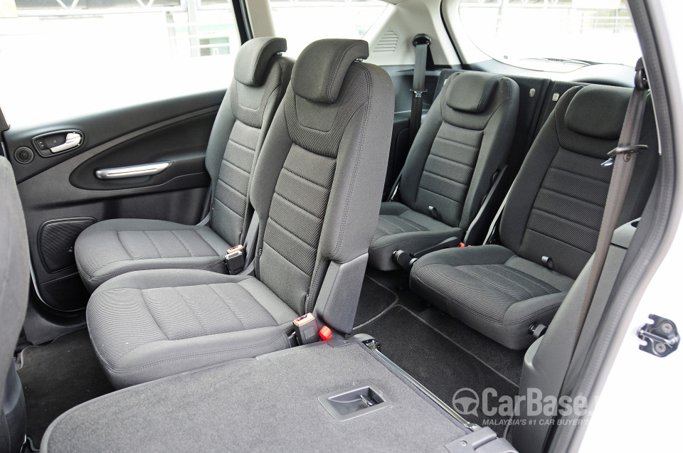 Ford S-MAX Mk1 (CD340) (2011) Interior