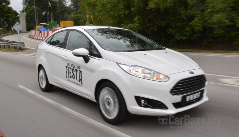 Proton Exora Mk1 RC (2019) Exterior