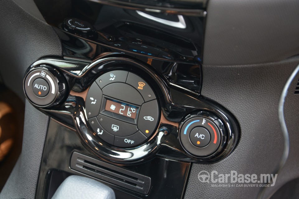 Ford Fiesta Sedan Mk6 Facelift (B299) (2013) Interior