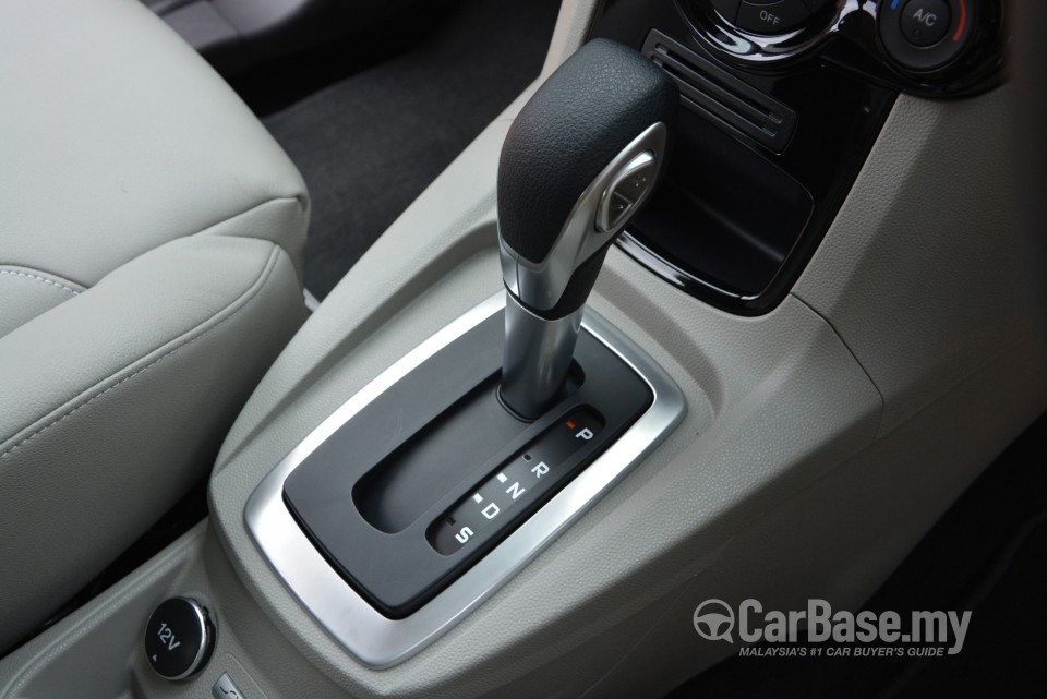 Ford Fiesta Sedan Mk6 Facelift (B299) (2013) Interior