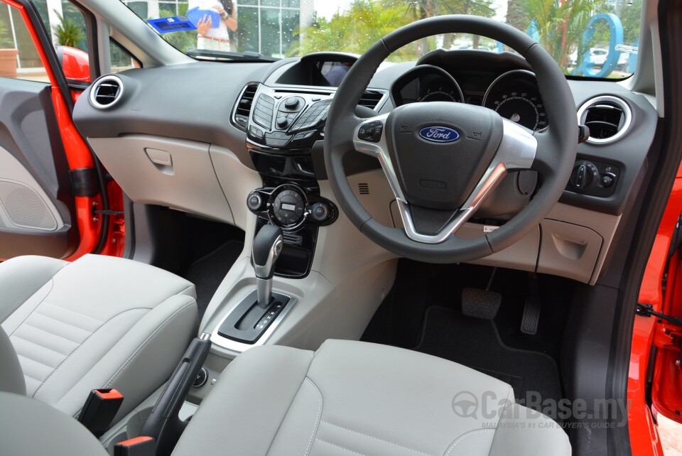 Nissan Navara D23 (2015) Interior