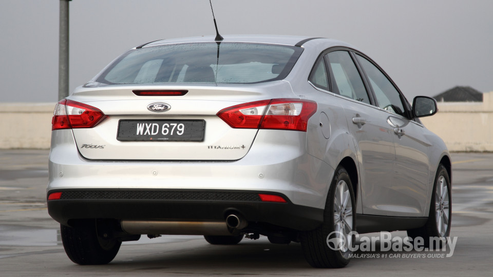 Ford Focus Sedan Mk3 (2012) Exterior
