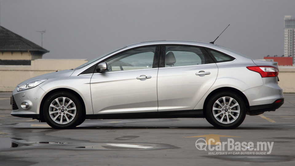 Ford Focus Sedan Mk3 (2012) Exterior