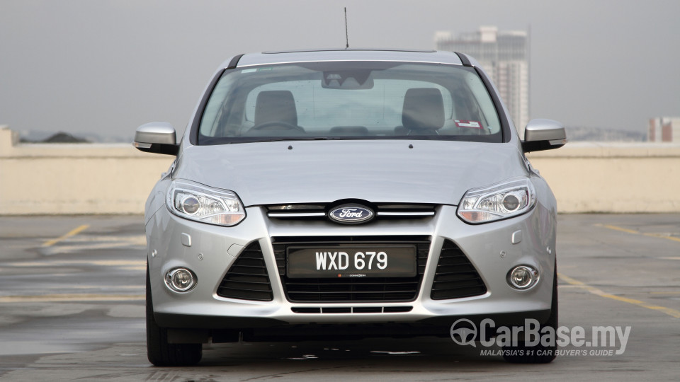 Ford Focus Sedan Mk3 (2012) Exterior