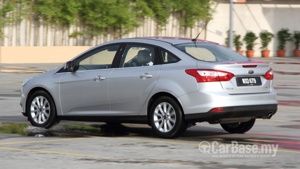 Ford Focus Sedan Mk3 (2012) Exterior