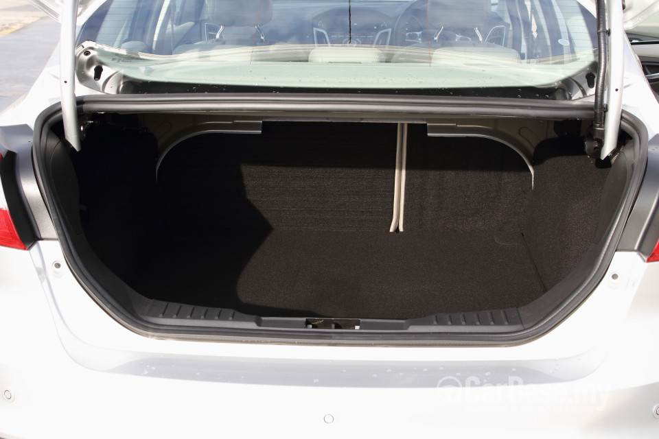 Ford Focus Sedan Mk3 (2012) Exterior