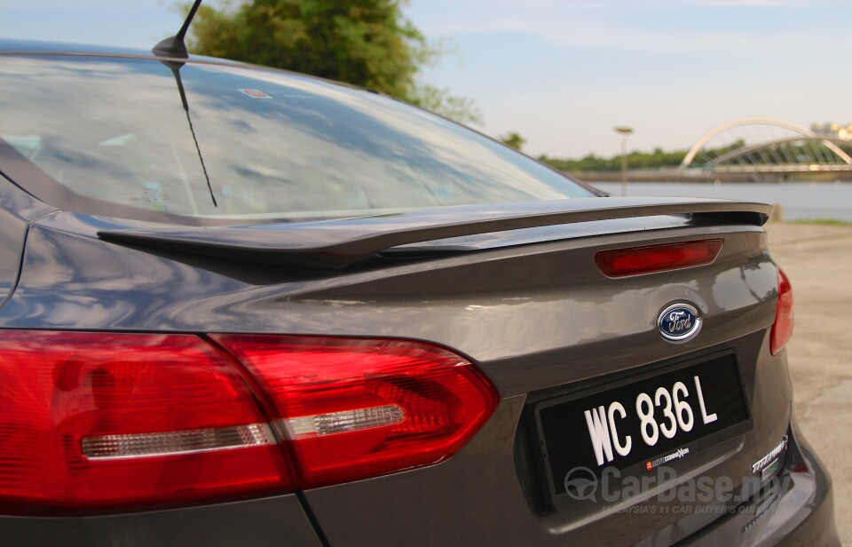 Perodua Aruz D38L (2019) Exterior