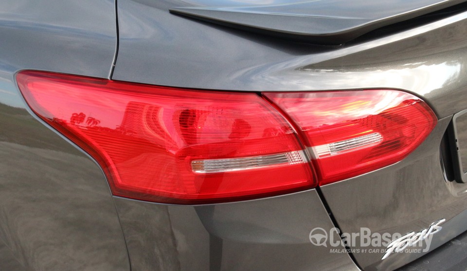 Ford Focus Sedan Mk3 (C346) FL (2016) Exterior
