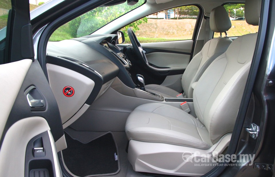 Ford Focus Sedan Mk3 (C346) FL (2016) Interior