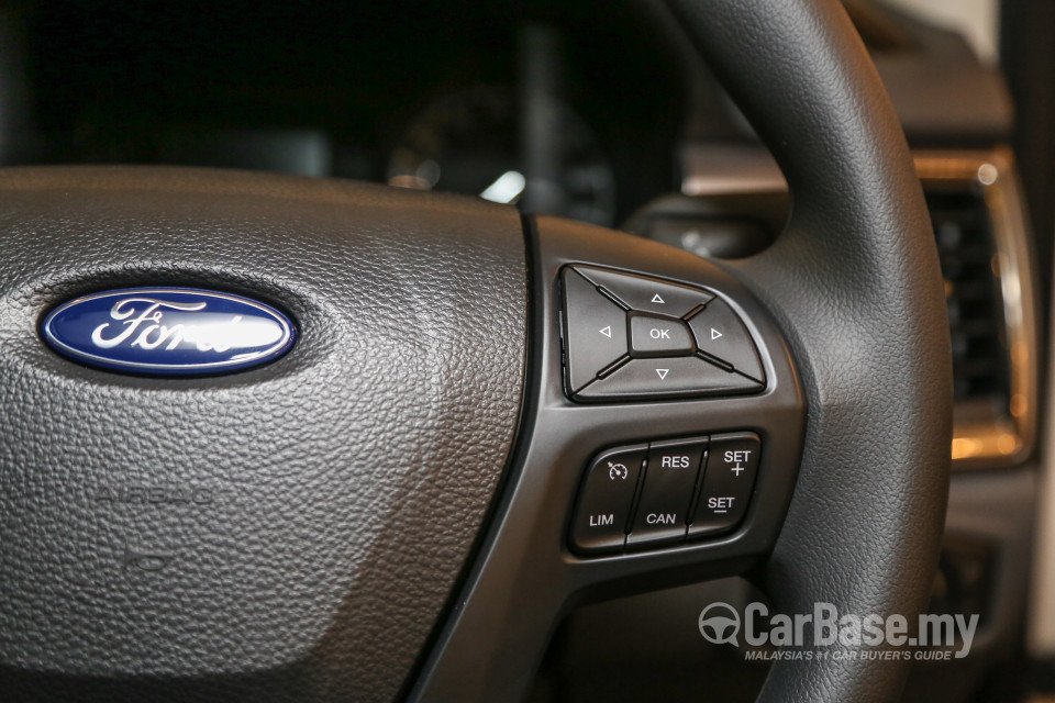 Ford Everest T6 (2016) Interior