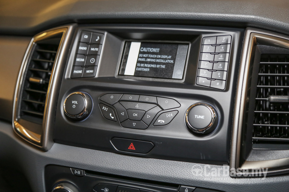 Ford Everest T6 (2016) Interior