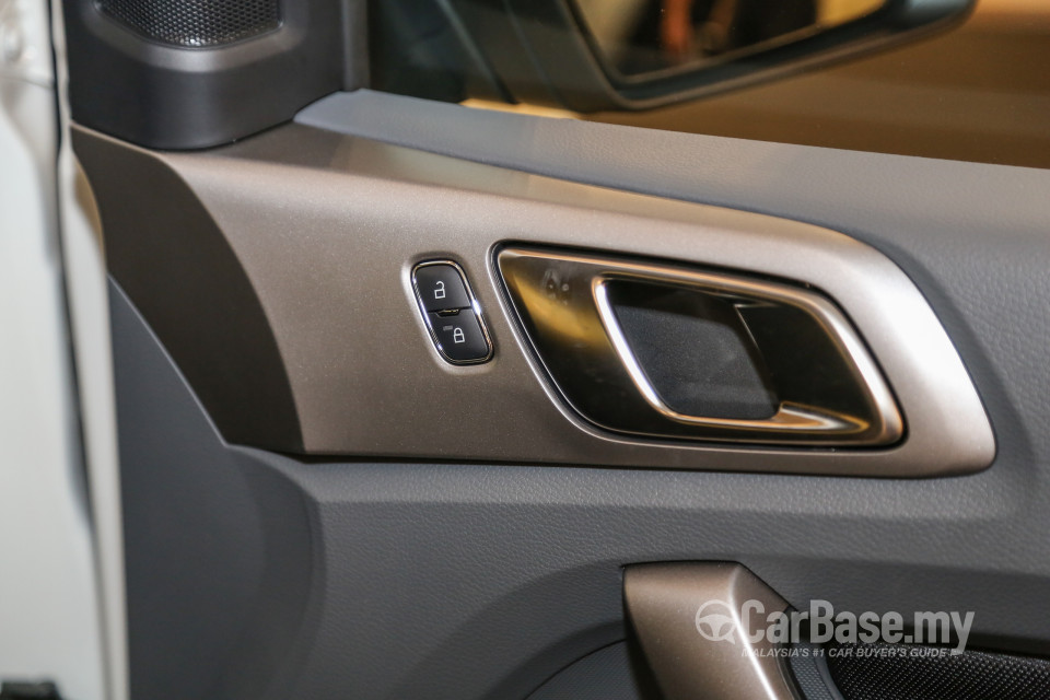 Ford Everest T6 (2016) Interior