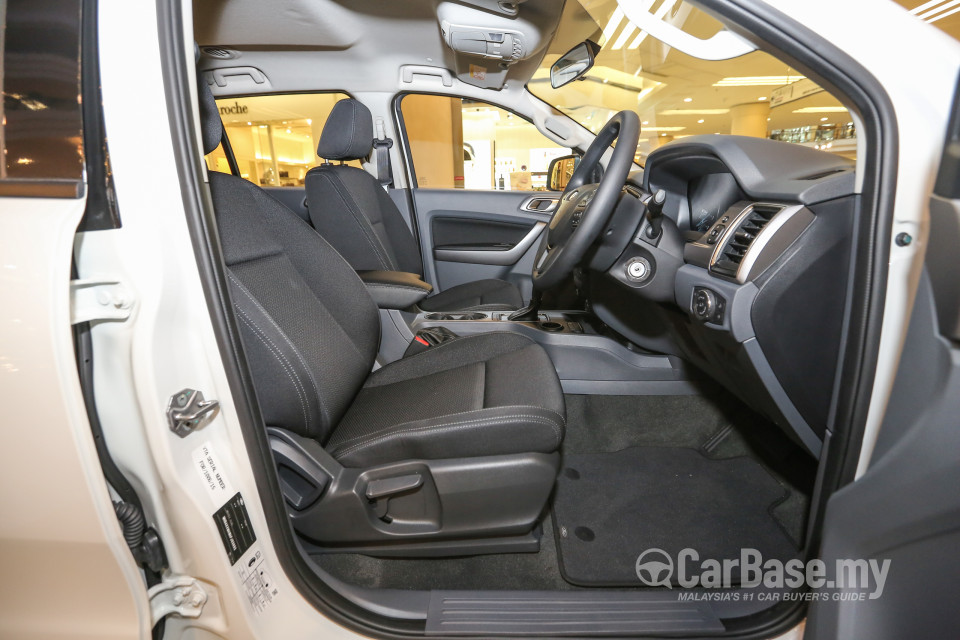 Ford Everest T6 (2016) Interior
