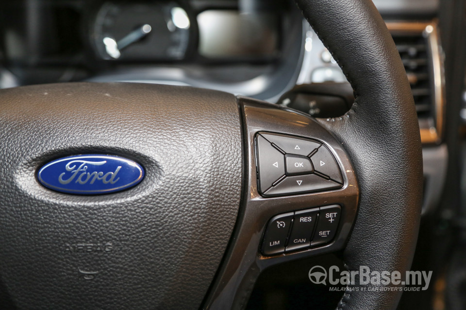 Ford Everest T6 (2016) Interior