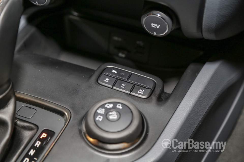 Ford Everest T6 (2016) Interior