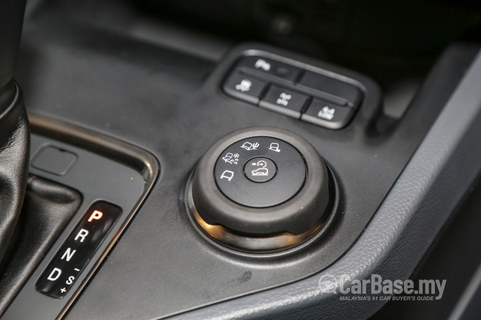 Ford Everest T6 (2016) Interior