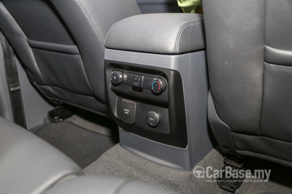 Ford Everest T6 (2016) Interior