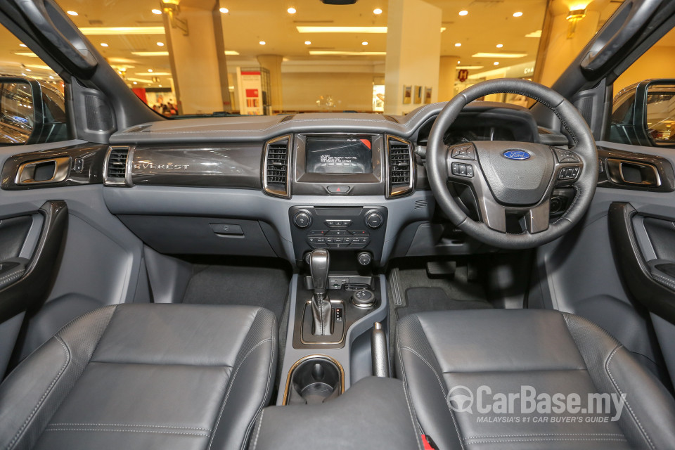 Ford Everest T6 (2016) Interior