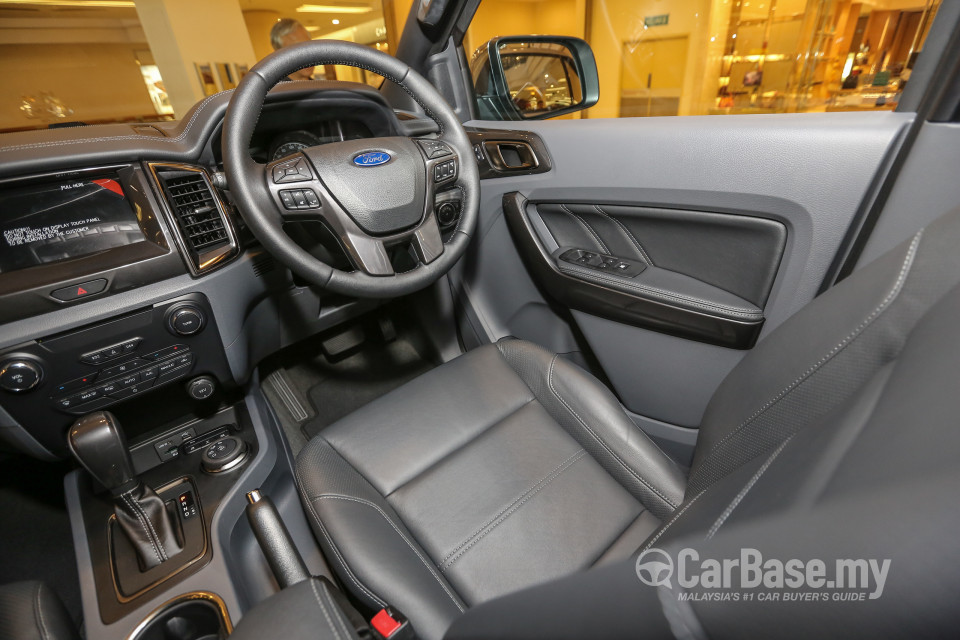 Ford Everest T6 (2016) Interior