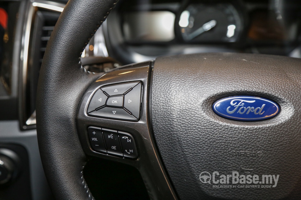 Ford Everest T6 (2016) Interior