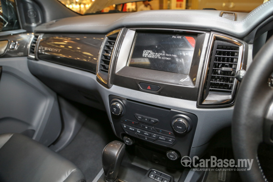 Ford Everest T6 (2016) Interior