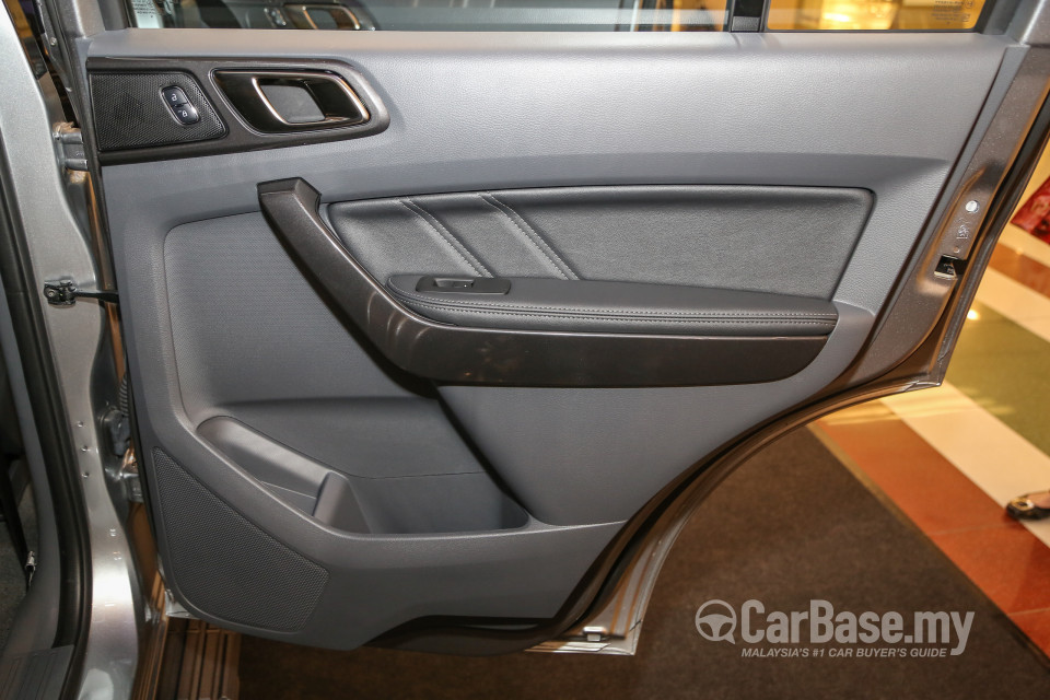 Ford Everest T6 (2016) Interior