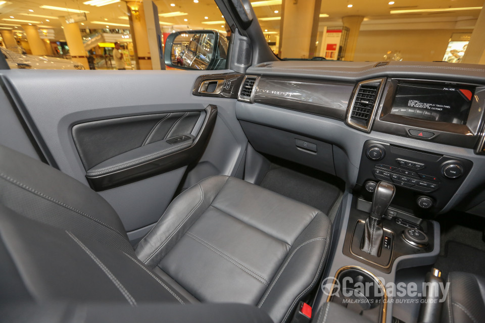 Ford Everest T6 (2016) Interior