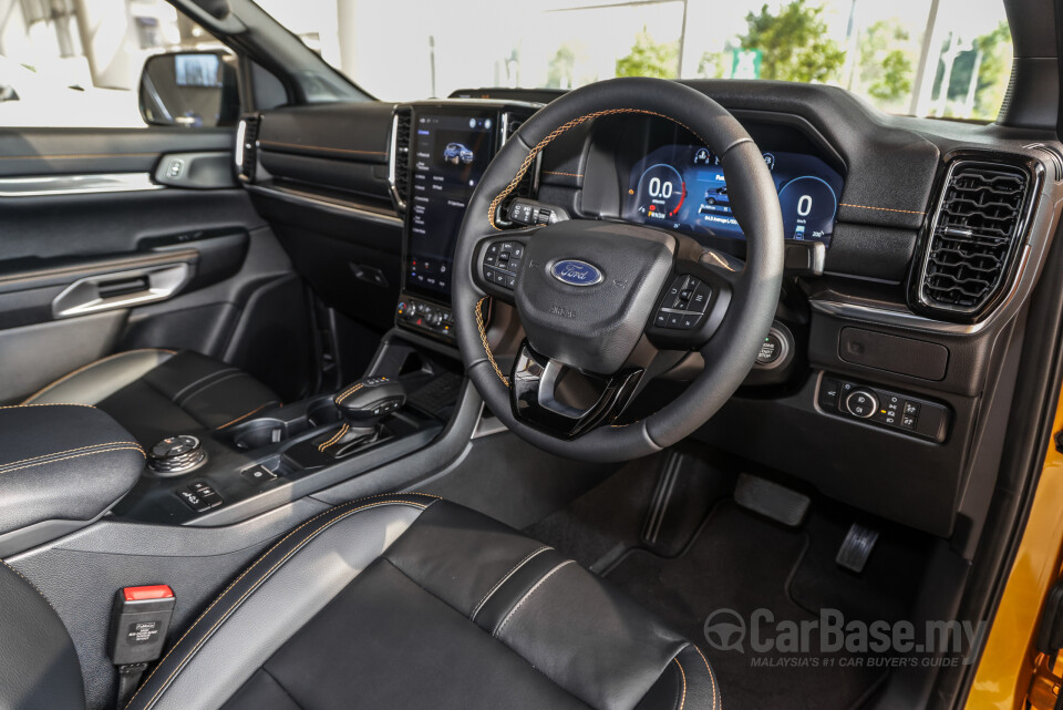 Ford Everest UB (2022) Interior