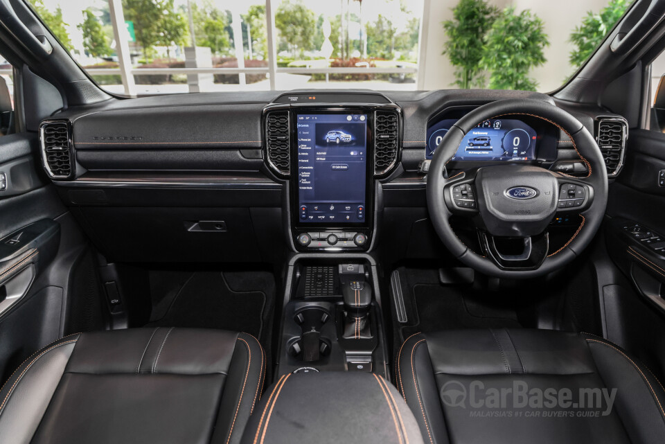 Ford Everest UB (2022) Interior