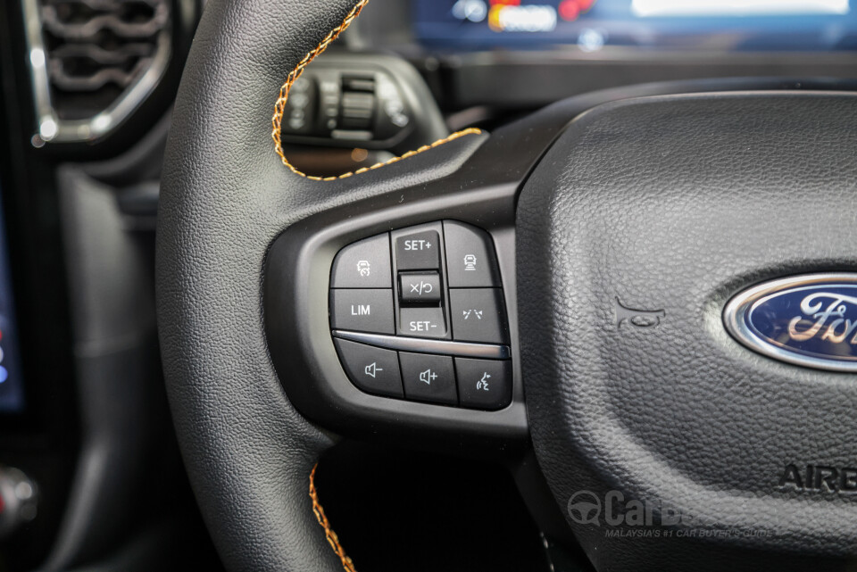 Ford Everest UB (2022) Interior