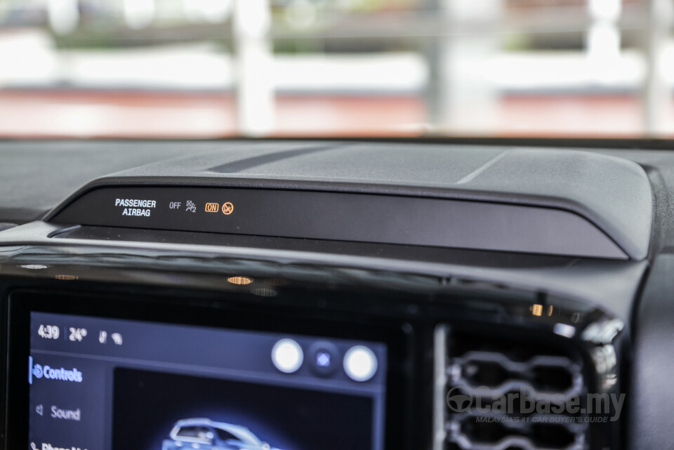 Ford Everest UB (2022) Interior