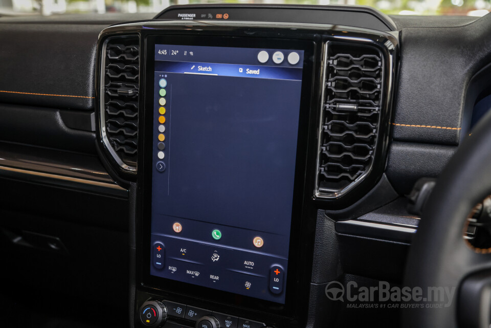 Ford Everest UB (2022) Interior