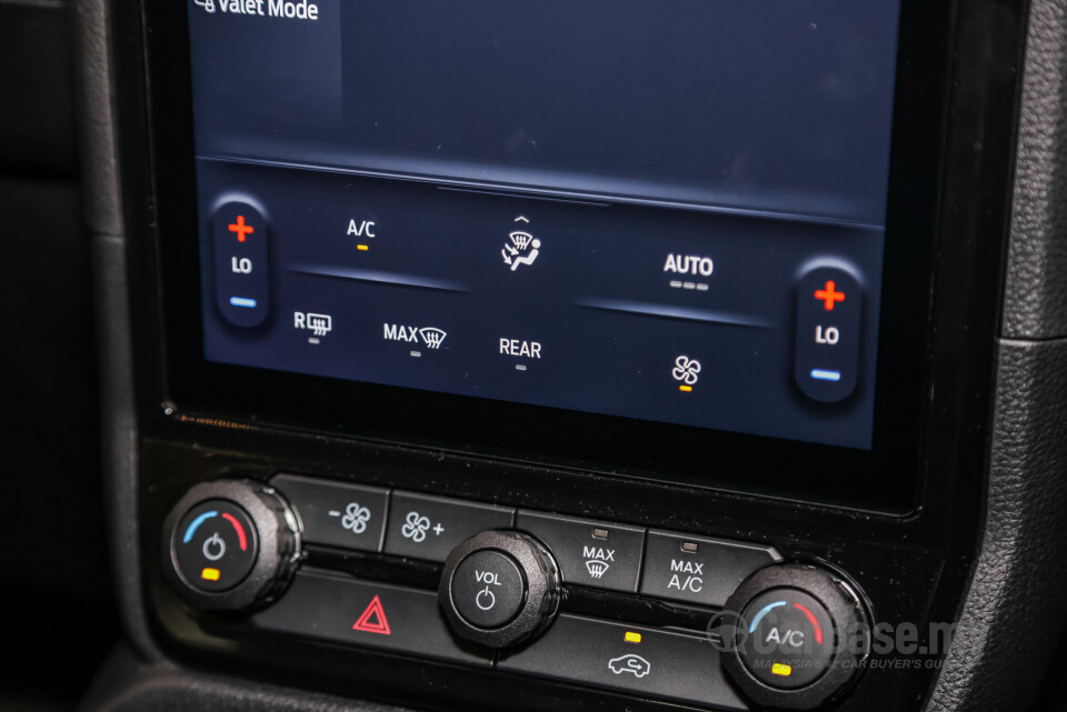 Ford Everest UB (2022) Interior