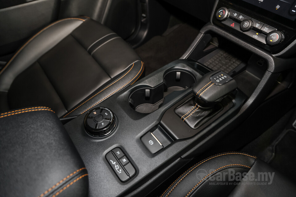 Ford Everest UB (2022) Interior