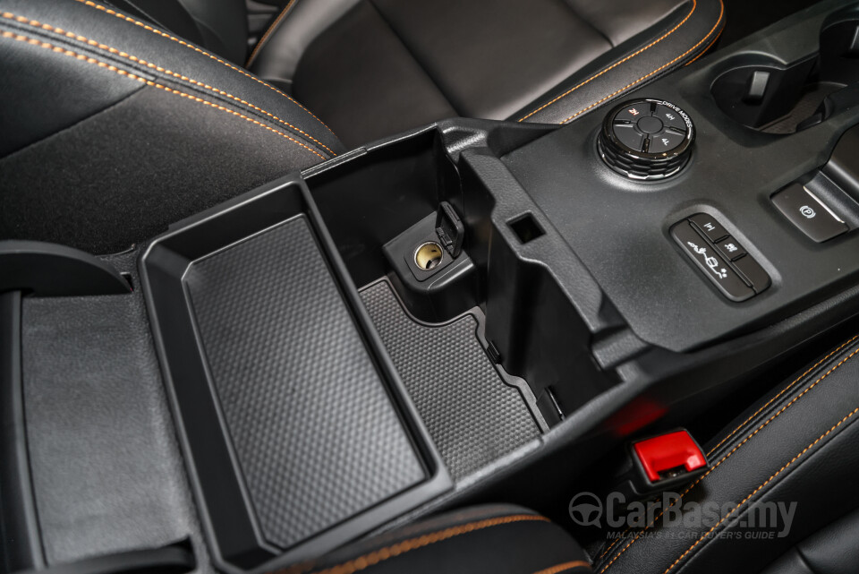 Ford Everest UB (2022) Interior