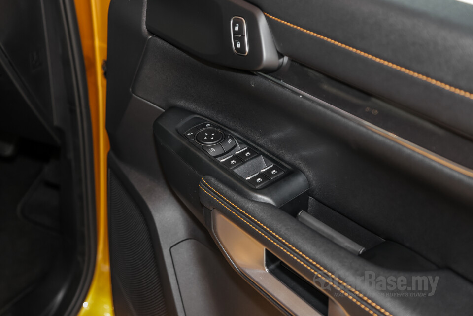 Ford Everest UB (2022) Interior