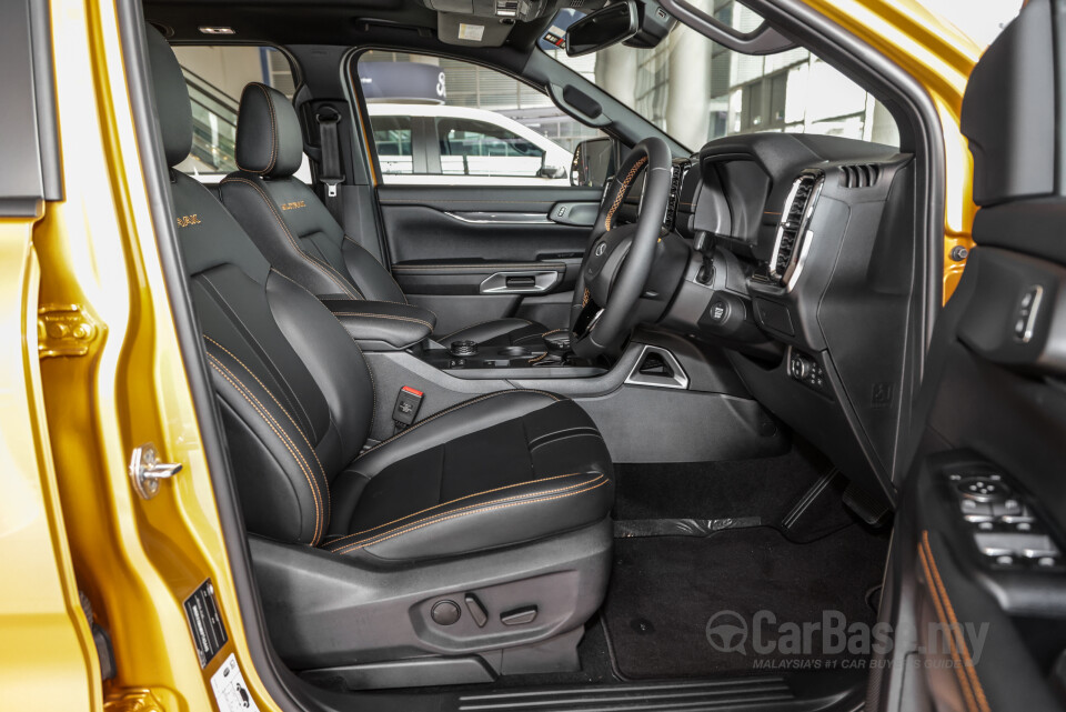 Ford Everest UB (2022) Interior
