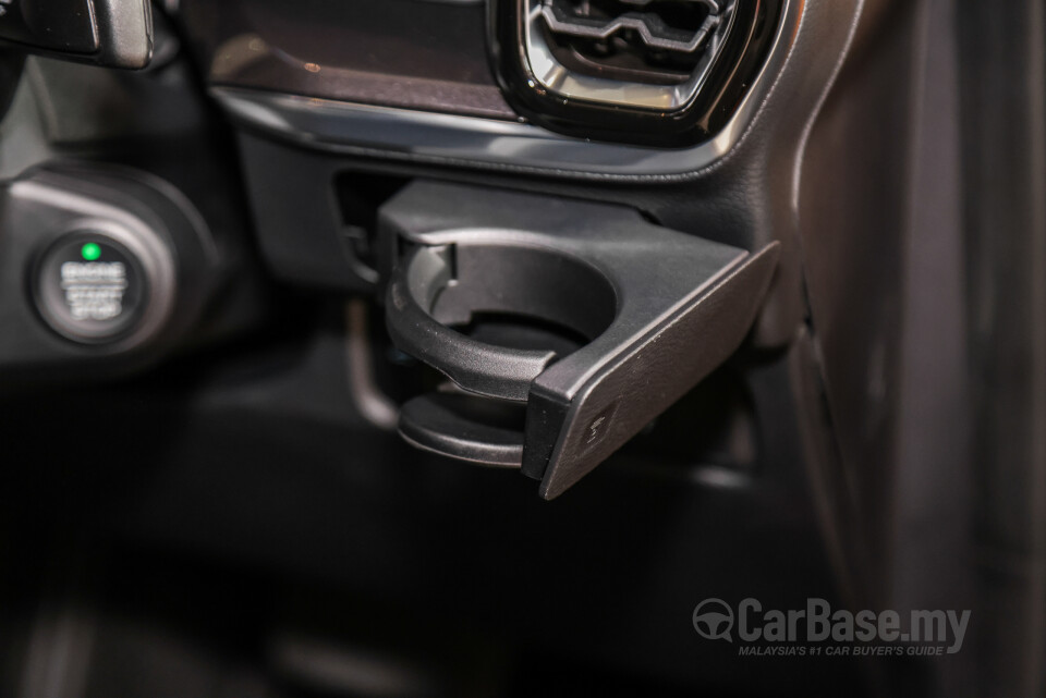 Ford Everest UB (2022) Interior