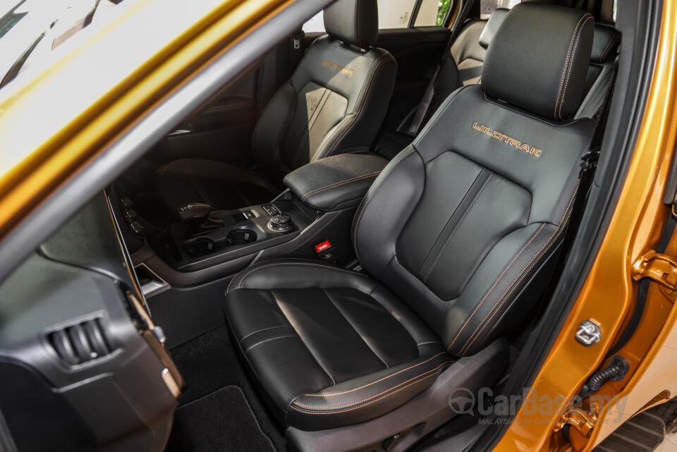 Ford Everest UB (2022) Interior