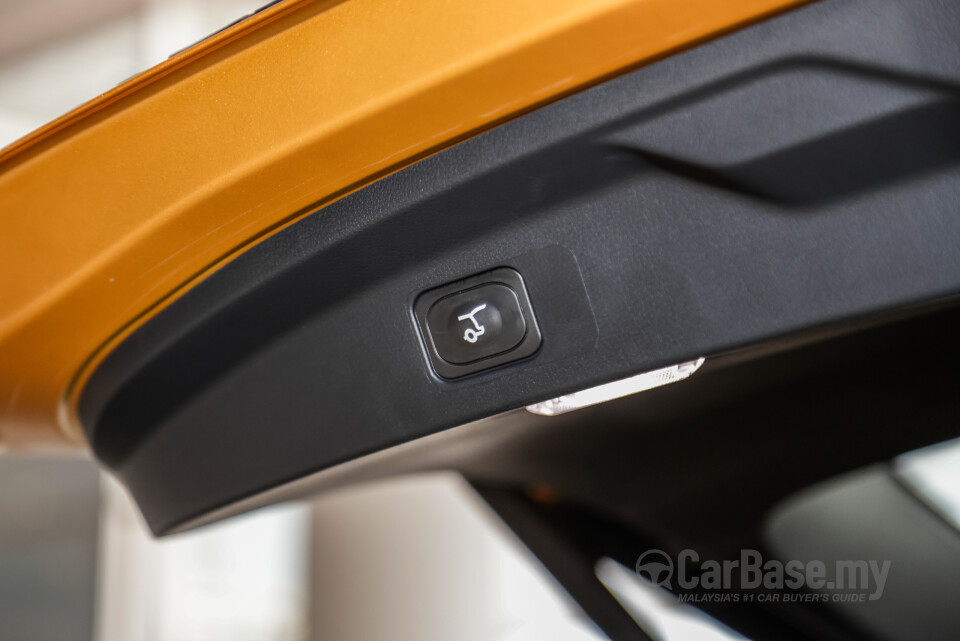 Ford Everest UB (2022) Interior