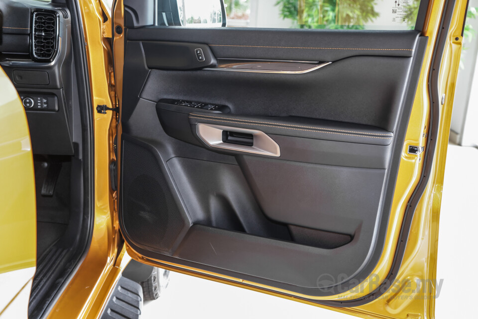 Ford Everest UB (2022) Interior