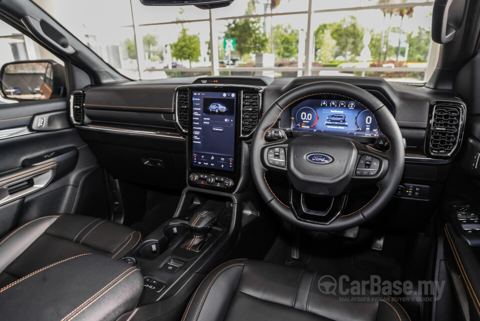 Ford Everest UB (2022) Interior