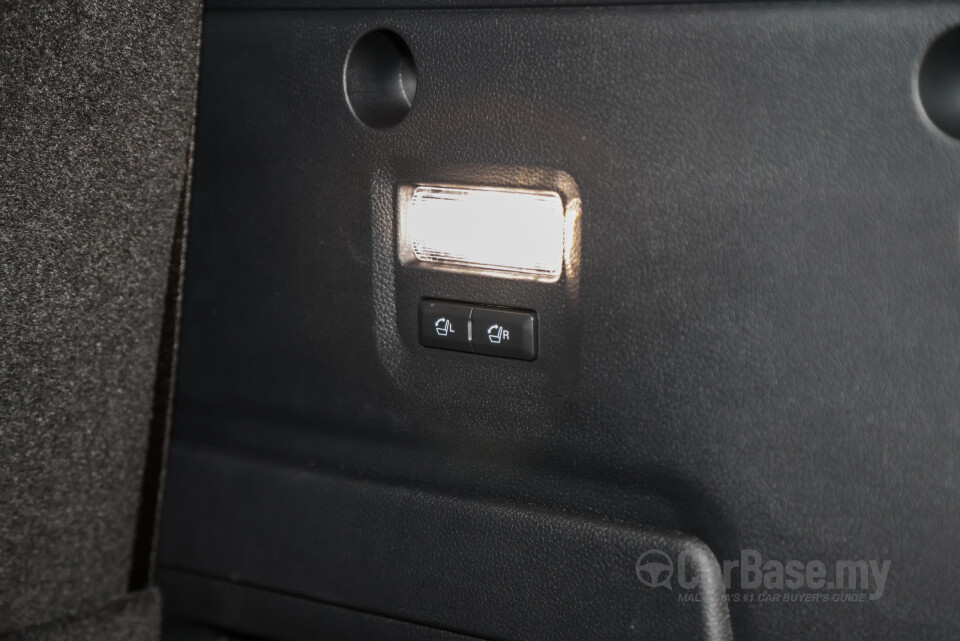 Ford Everest UB (2022) Interior